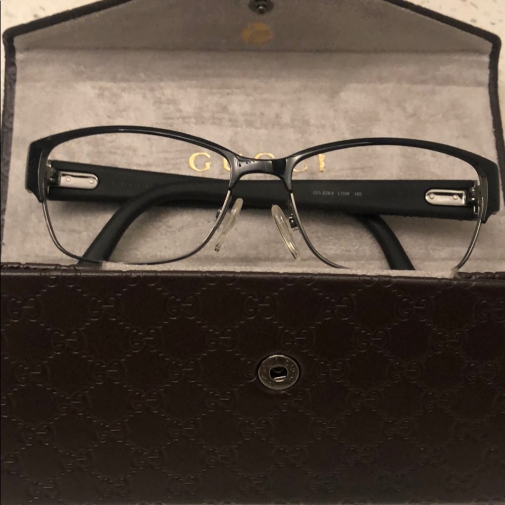 Authentic Gucci eyeglasses without the lenses